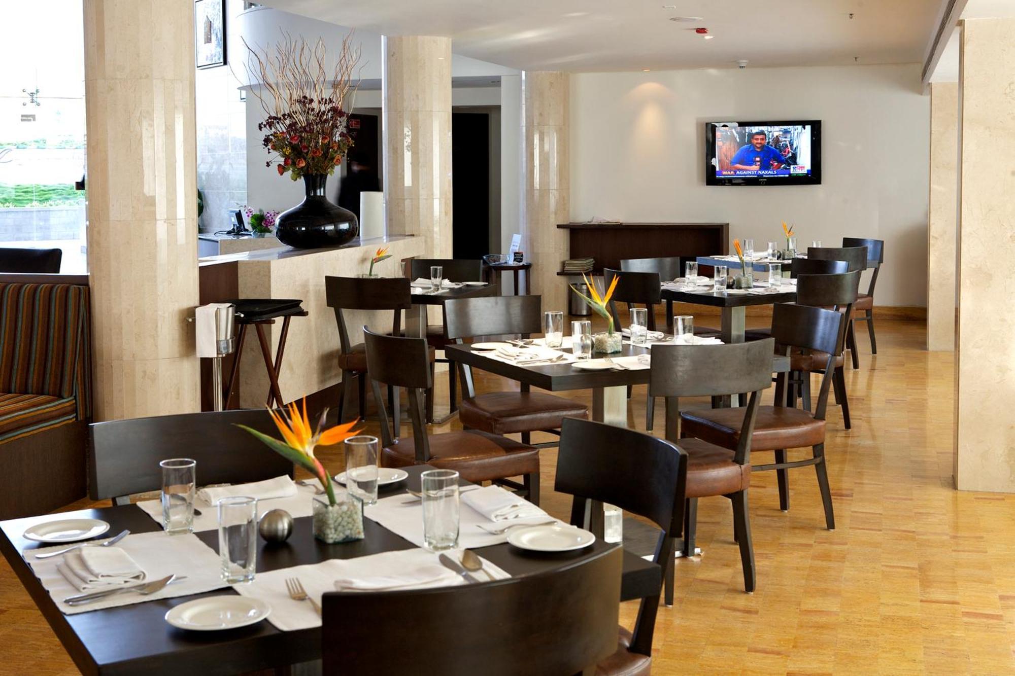 Peerless Hotel Haydarabad Restoran fotoğraf