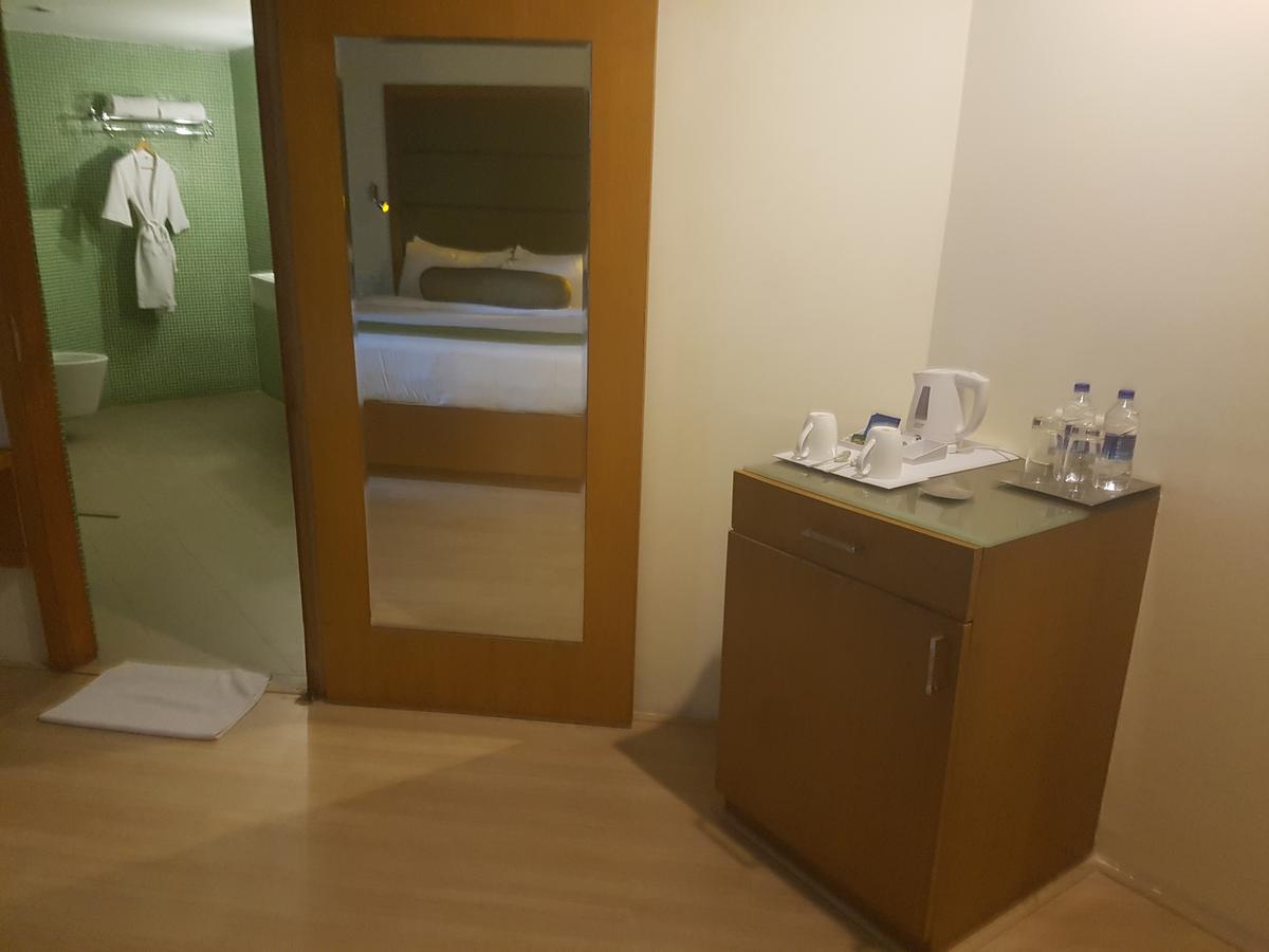 Peerless Hotel Haydarabad Dış mekan fotoğraf